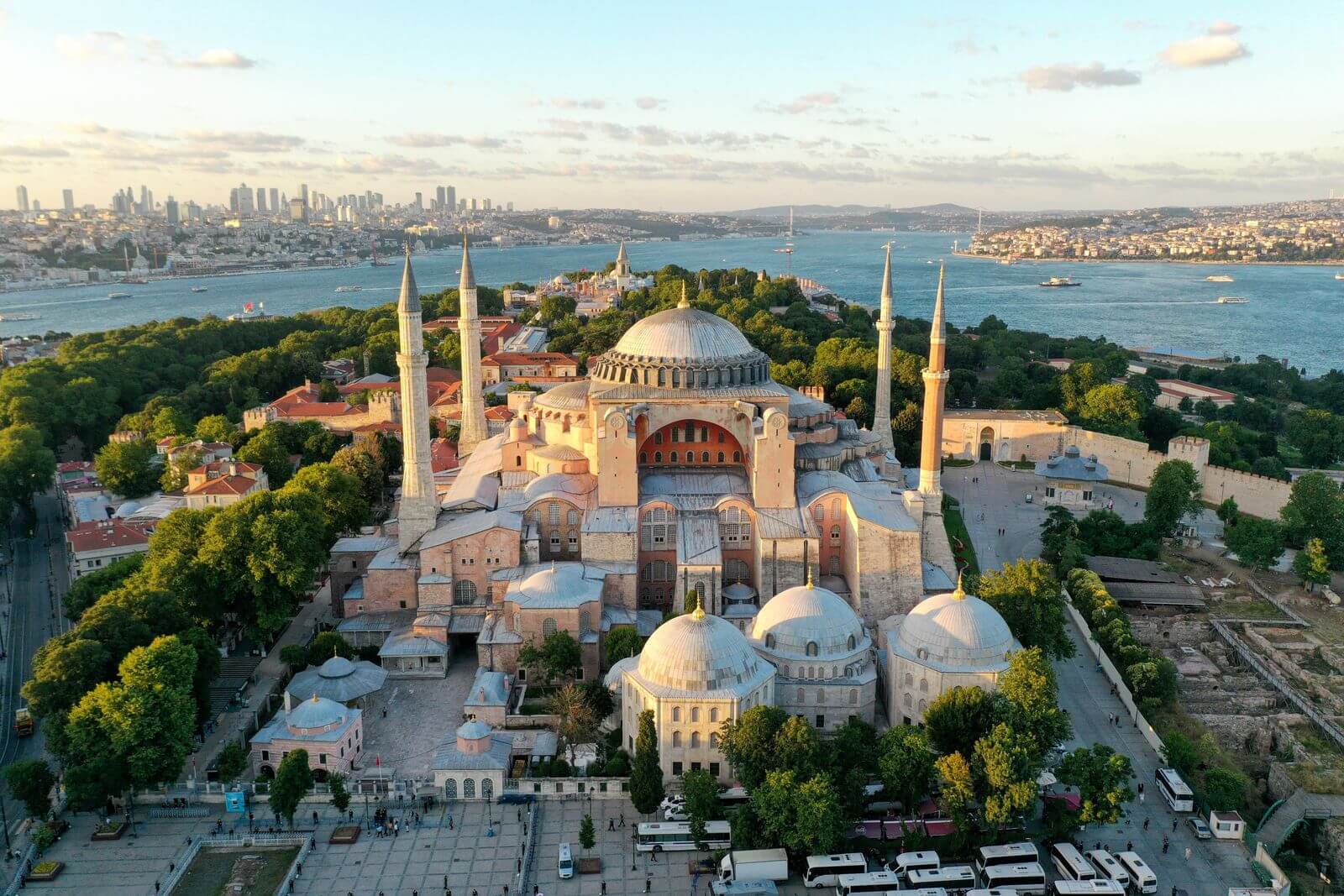 14-Night Grand Family Umrah & Sultanahmet Family Break